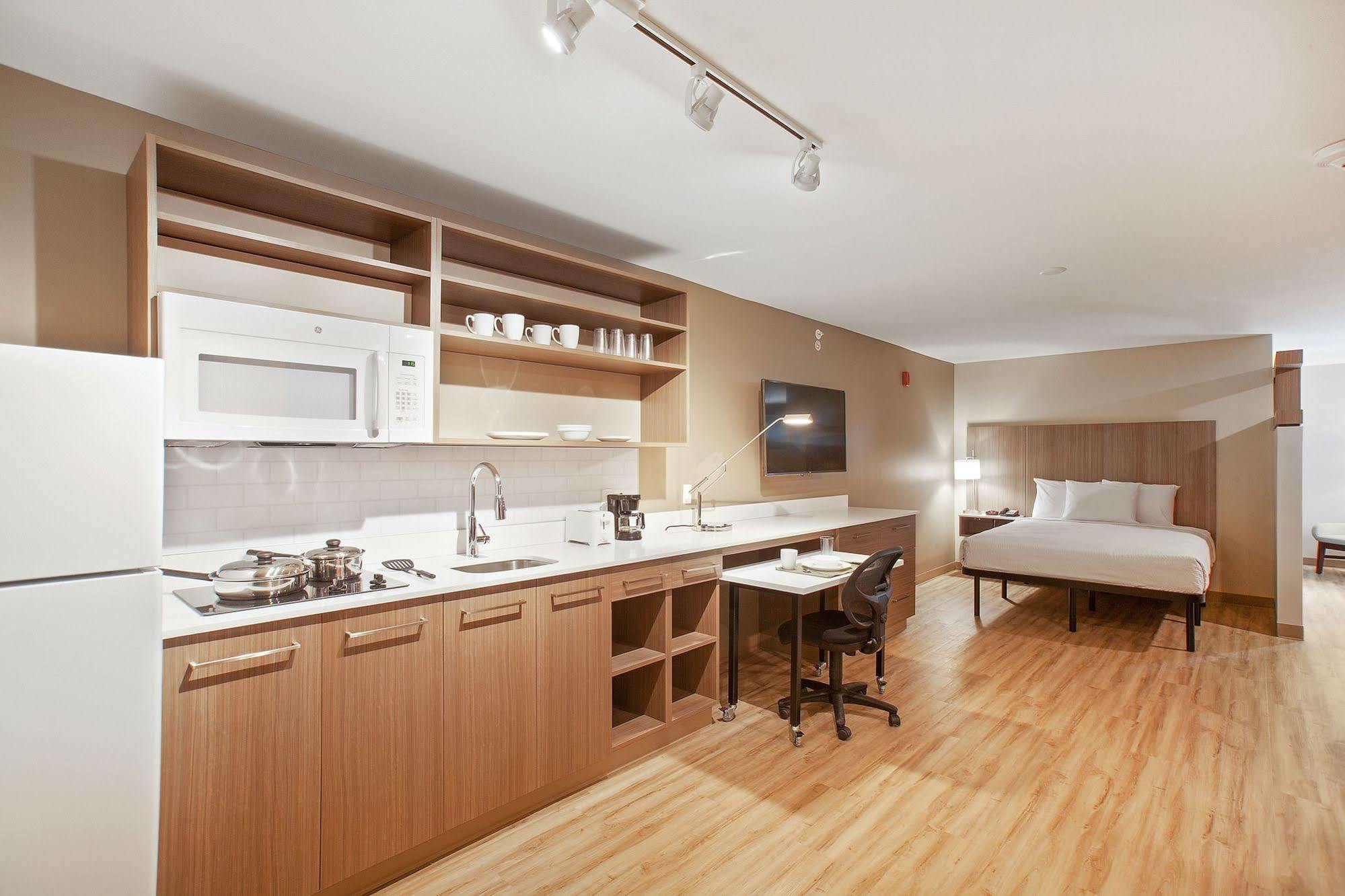 Extended Stay America Premier Suites - Providence - East Providence Exterior photo